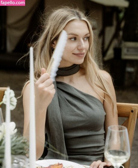 tonyapredko pretty model photo