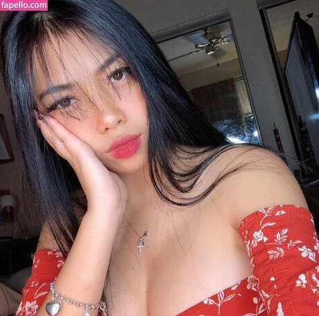 Samantha Salonga model naked img