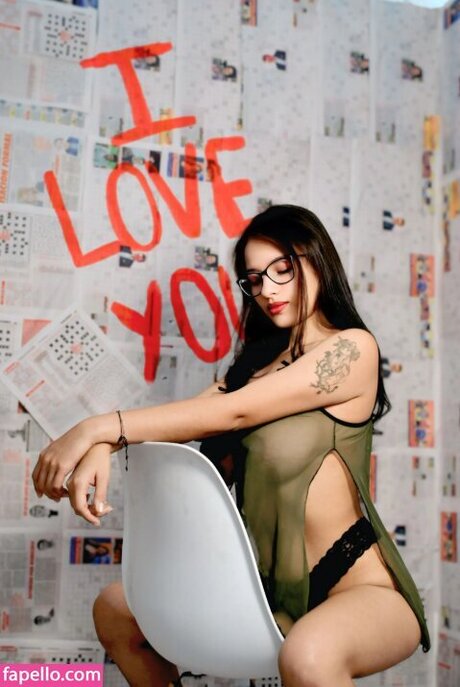 Angelique Angell adult model photos