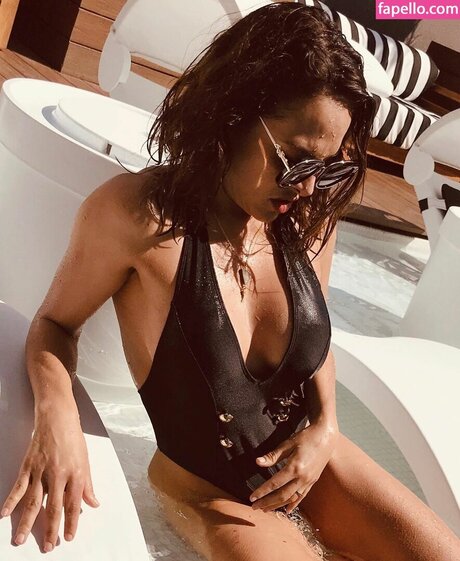 Fabiola Campomanes high quality model galleries