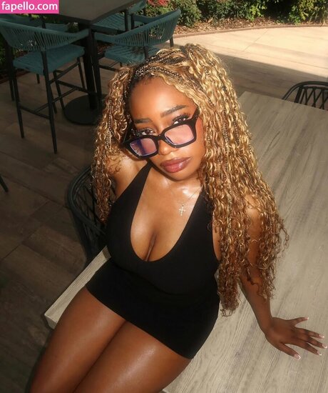 Deb Smikle perfect model pic