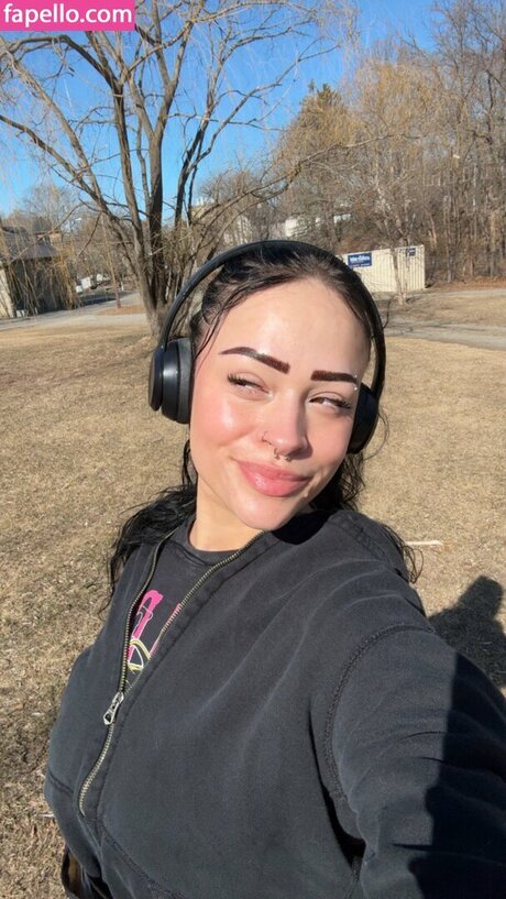 Kingandrea pornstar adult image