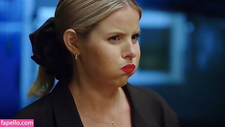 oliviafrazer art actress pics