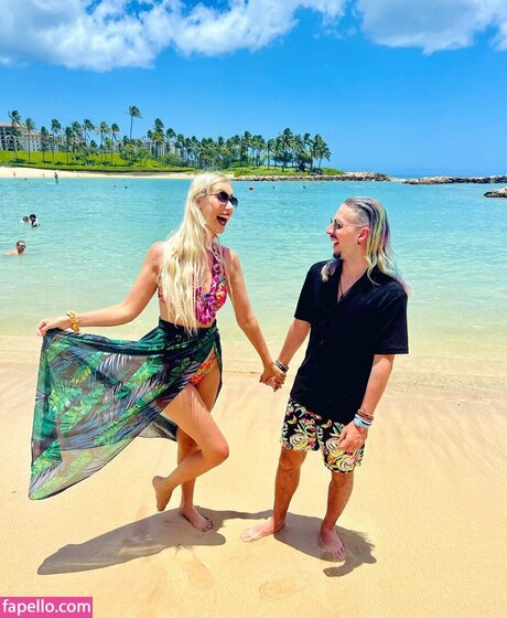 Noelle Foley nudes model pictures