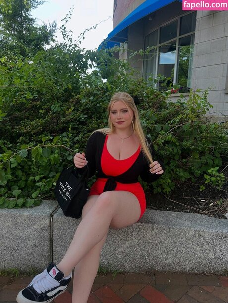 Sadie Stone pornstar top pic