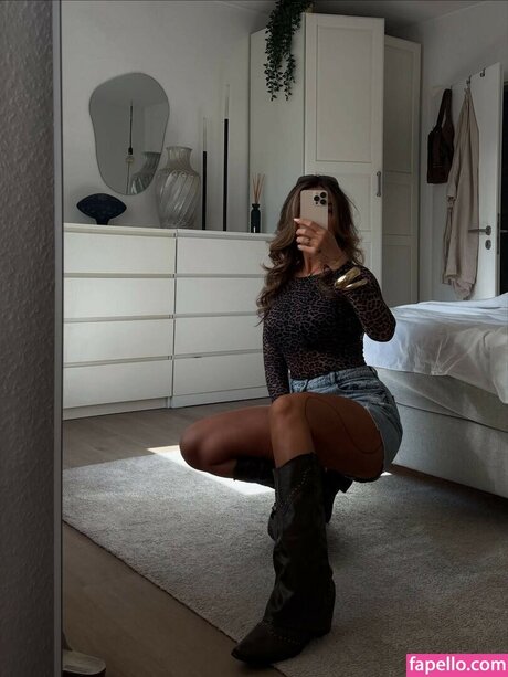 Diamond tears sex model pic