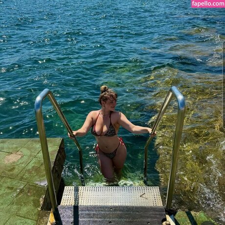 Holly Bayliss pornstar adult pictures