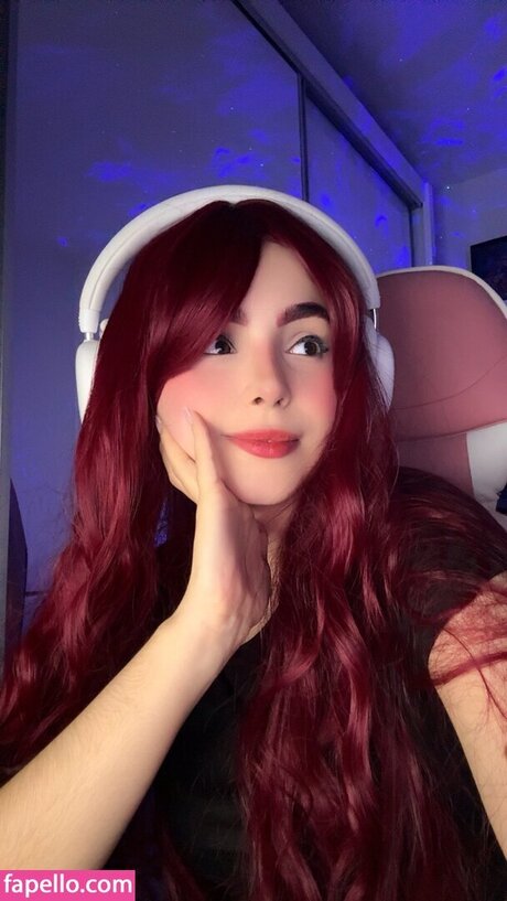 Larissa Costa sexy actress gallery