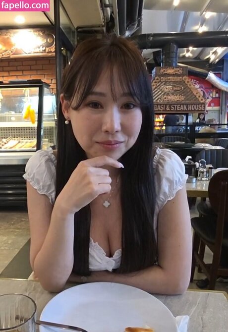 hello kiko pornographic actress pictures