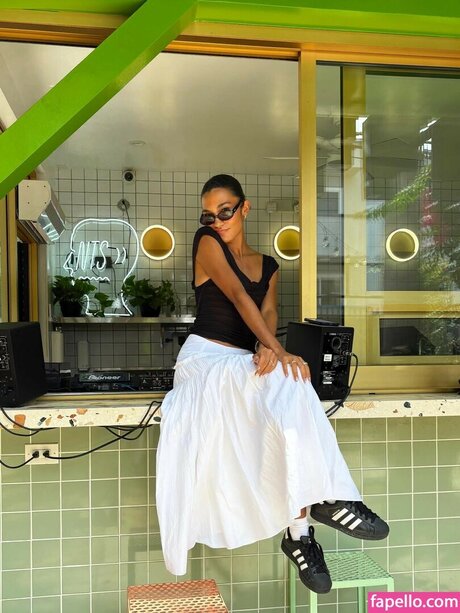 famous nude onlyfans erotic photo