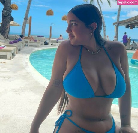 latina solo onlyfans naked picture