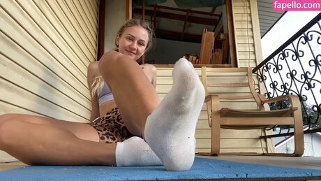 kflexiblefeet sexy star pics