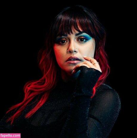 Kia Taylor model perfect img