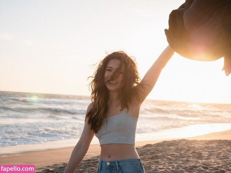 Reina Hardesty perfect actress pictures