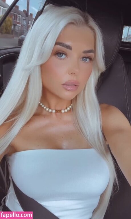 Perfect Package erotic actress gallery