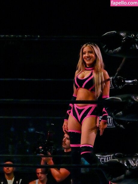 Zayda Steel art star galleries