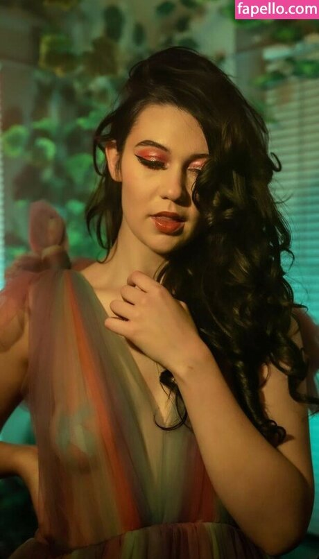 Jessie Paege hd actress pictures