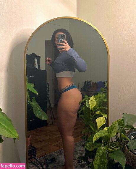 artless space model xxx photo