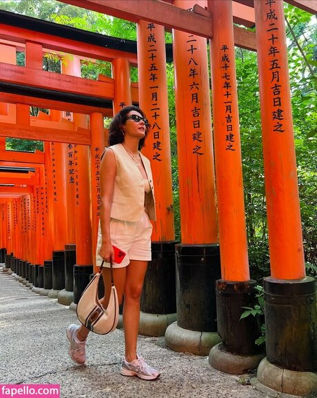 Ayb ke Pusat nudes pornstar pics