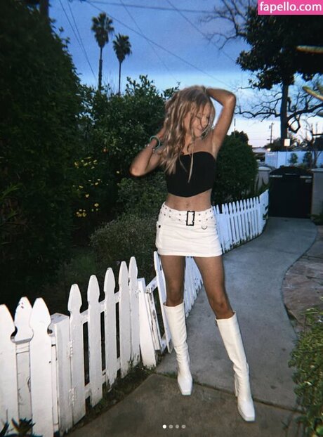 Mary Kate Willis model porn gallery