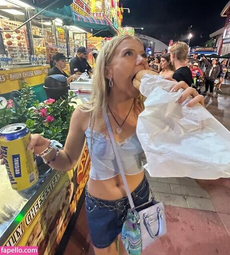 Mary Kate Willis art pornstar photo