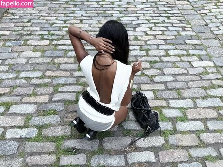 bbyg6rl erotic pornstar image