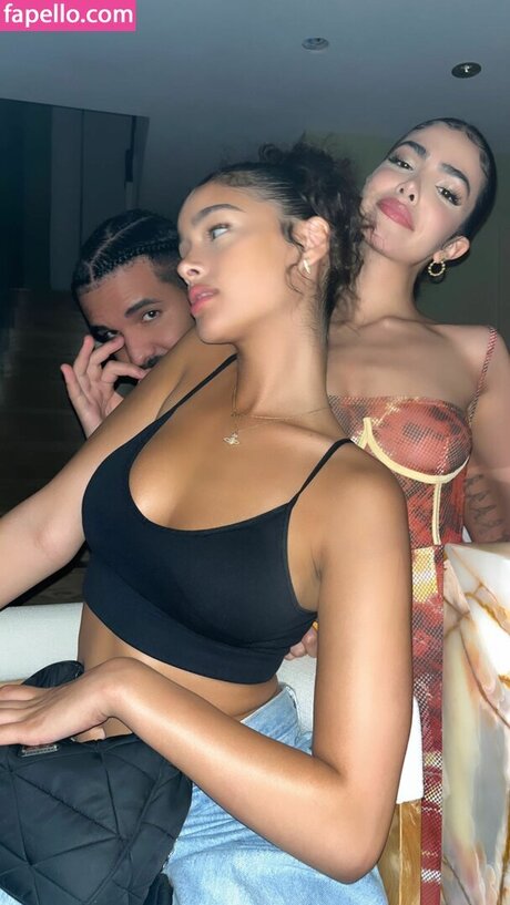 Alexis Carrington model nice photo