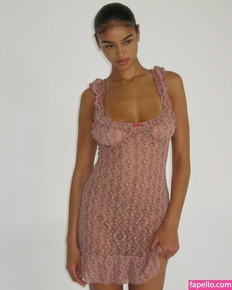 Alexis Carrington naked actress gallery