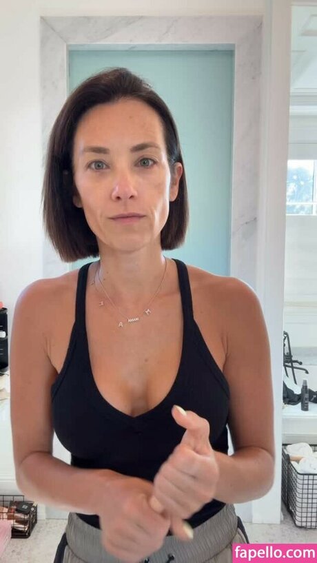 babe brunette onlyfans nice archive