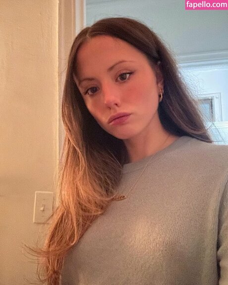 Lily Mo Sheen Profile photo