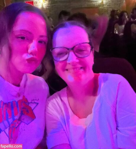 Lily Mo Sheen Quick photo