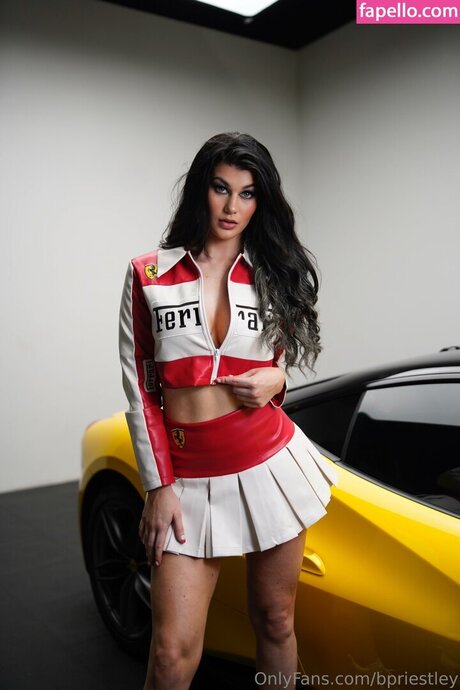 Bea Priestley model sexy photos