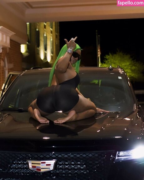 Sexxy Red model naked picture