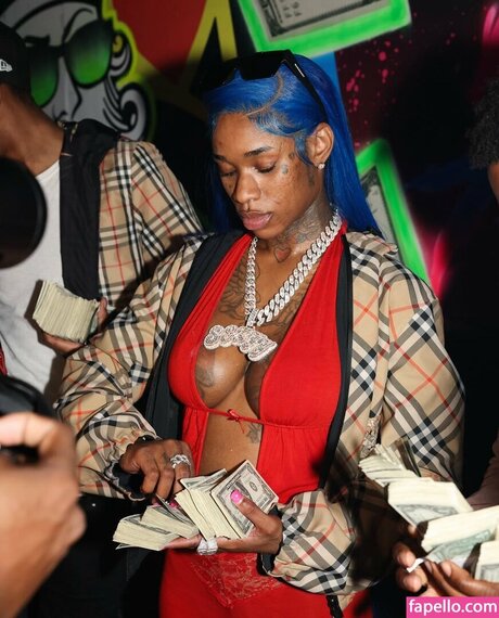 Sexxy Red pornstar pics