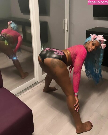 Sexxy Red pornstar art photo