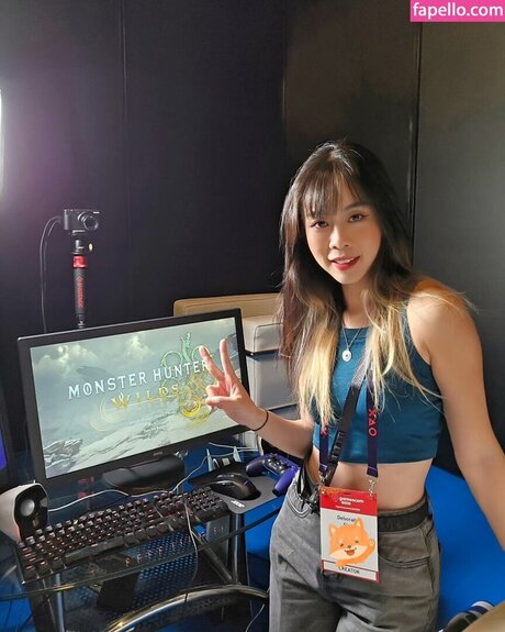 Wolfsbanee erotic star pics