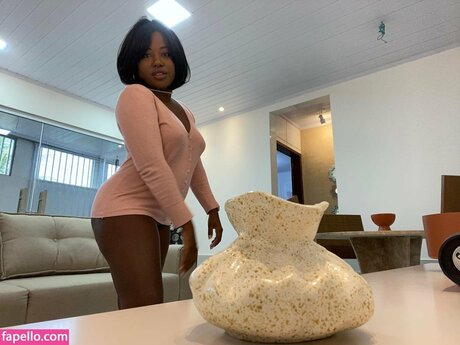 Larissa Pimenta high quality actress photos