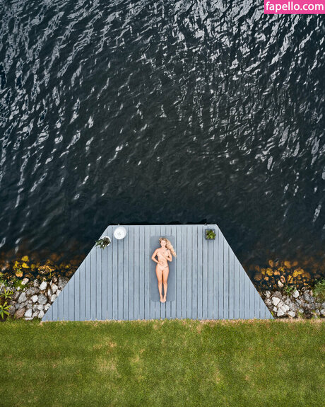 Scarlet Begonias pornstar nude archive