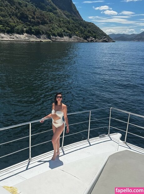 Camila Rodrigues erotic model pic