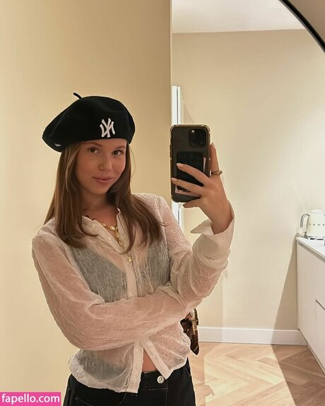 Rhode Kok model sexy gallery