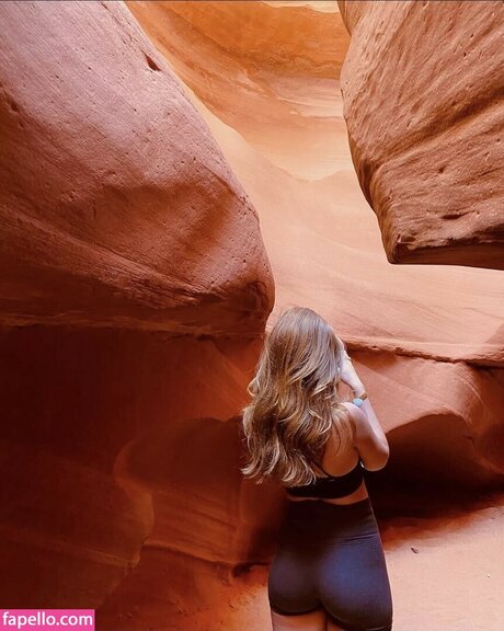 Rhode Kok hot actress img