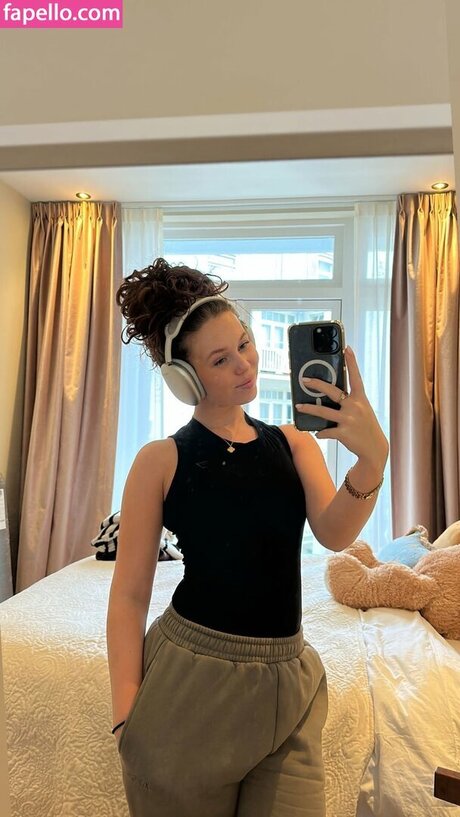 Rhode Kok pornstar erotic images