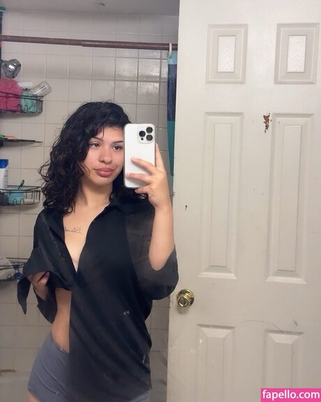 Yadhirazzep model porn pics