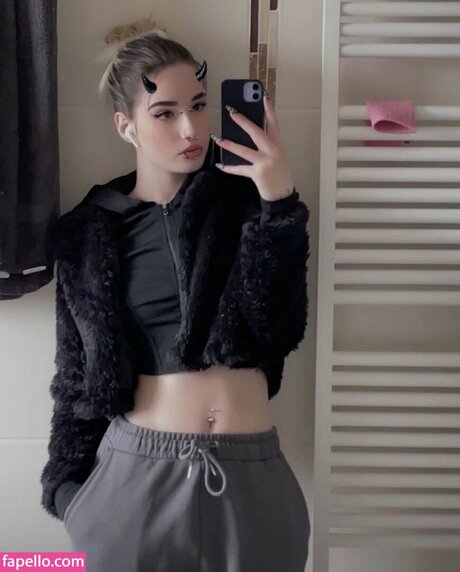 sky stn_ top pornstar img