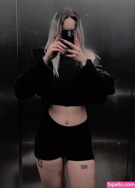 sky stn_ art model pics