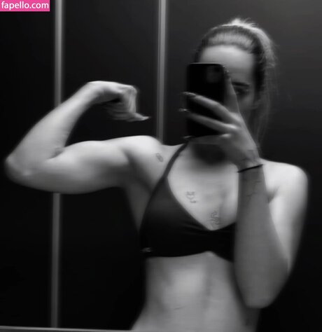 sky stn_ nude model galleries