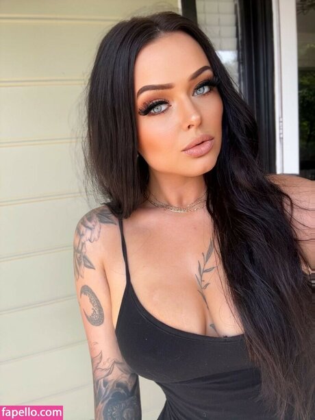 Amberlynnwhite model art galleries