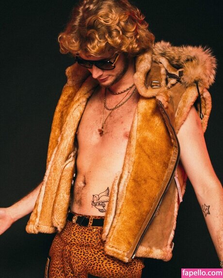 yunggravy model pornographic image