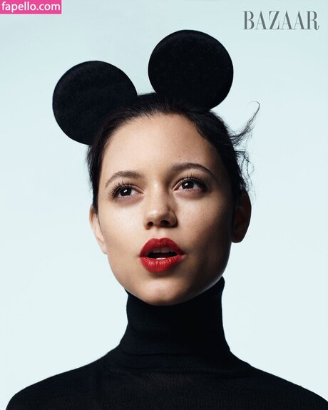 Jenna Ortega pretty actress photos