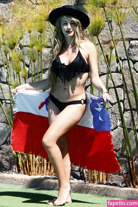 Cata Palacios model naked photos